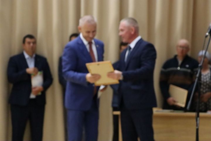 Аграр көллияттә  чыгарылыш: студентлар диплом  алды