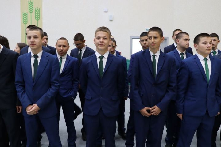 Аграр көллияттә  чыгарылыш: студентлар диплом  алды