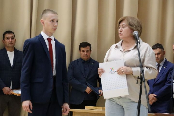 Аграр көллияттә  чыгарылыш: студентлар диплом  алды