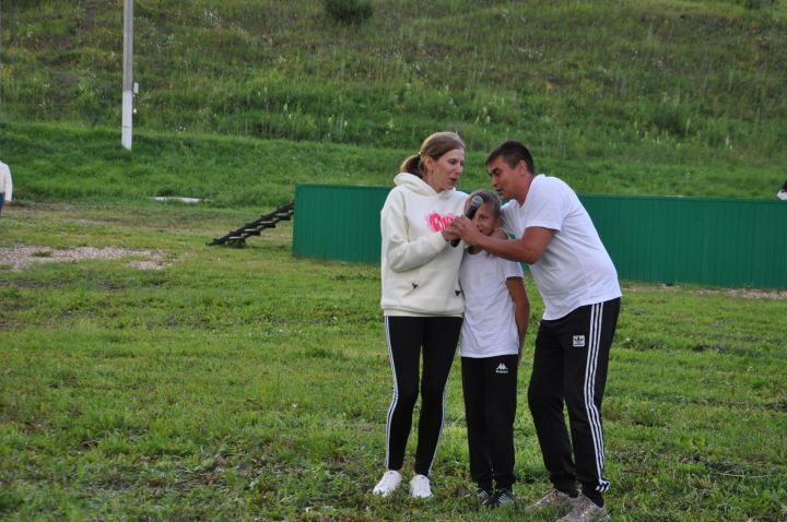 “Яшьлек” белән яшьләр янәшә