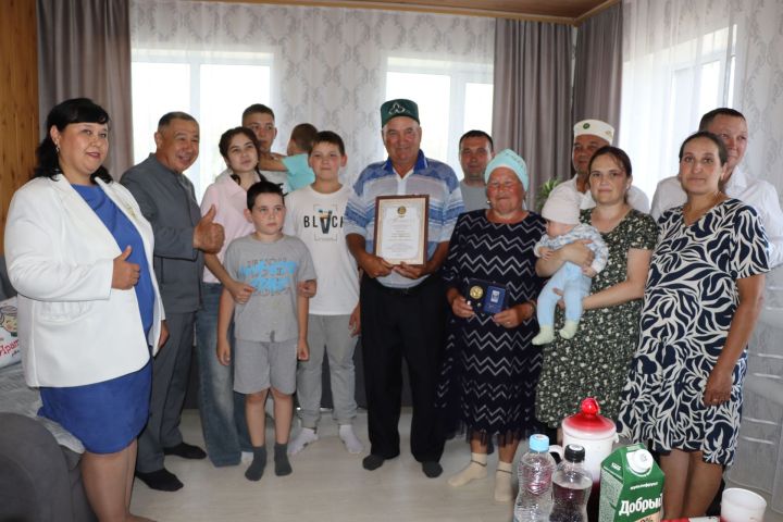 «Баксаң, насыйп  ярым  күршедә генә  булган икән»