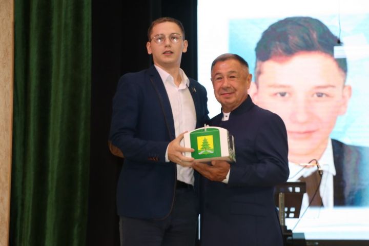 Мәгариф хезмәткәрләренең август  киңәшмәсе