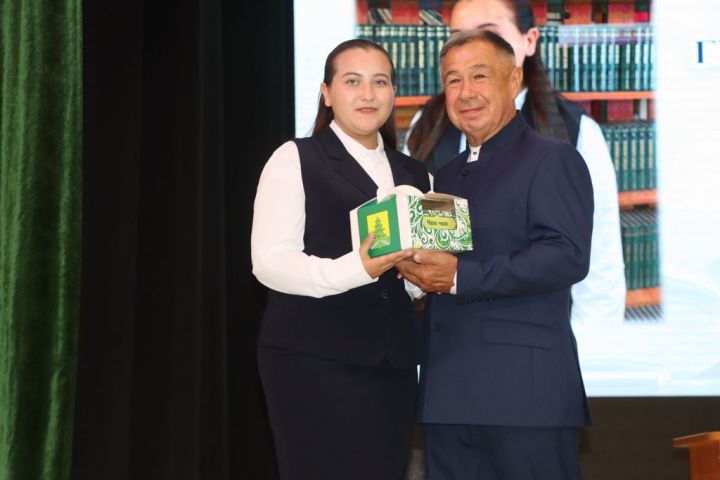 Мәгариф хезмәткәрләренең август  киңәшмәсе