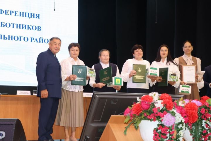 Мәгариф хезмәткәрләренең август  киңәшмәсе