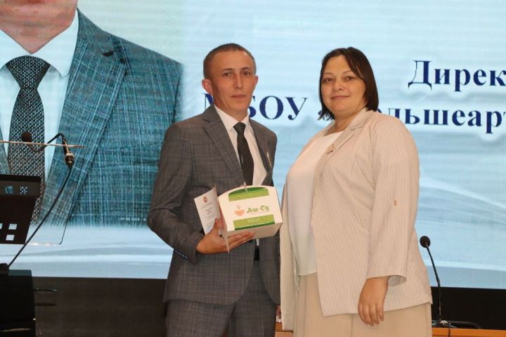 Мәгариф хезмәткәрләренең август  киңәшмәсе