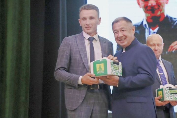Мәгариф хезмәткәрләренең август  киңәшмәсе