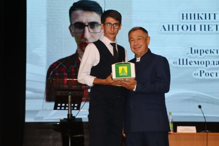 Мәгариф хезмәткәрләренең август  киңәшмәсе