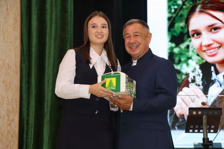 Мәгариф хезмәткәрләренең август  киңәшмәсе
