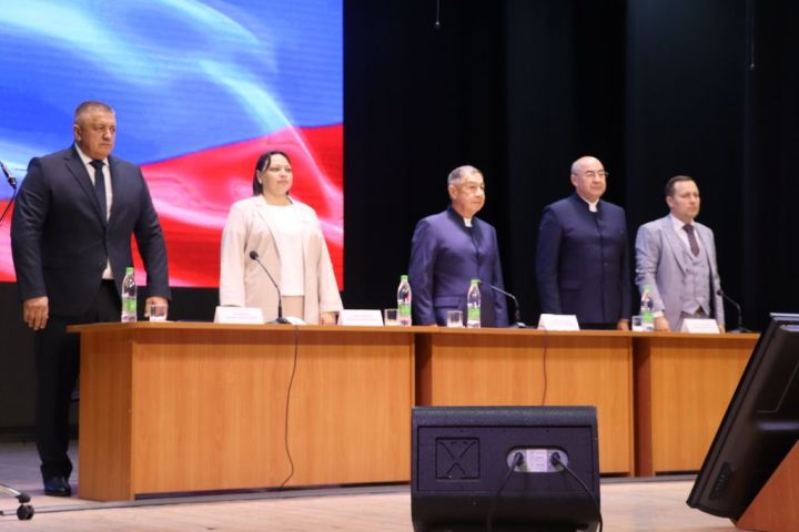 Мәгариф хезмәткәрләренең август  киңәшмәсе