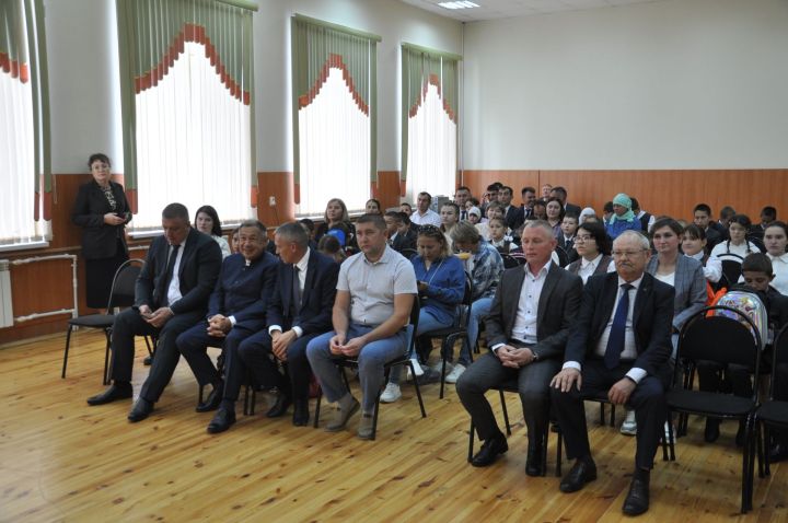 Сабада «Мәктәпкә җыенырга булыш!» акциясе узды