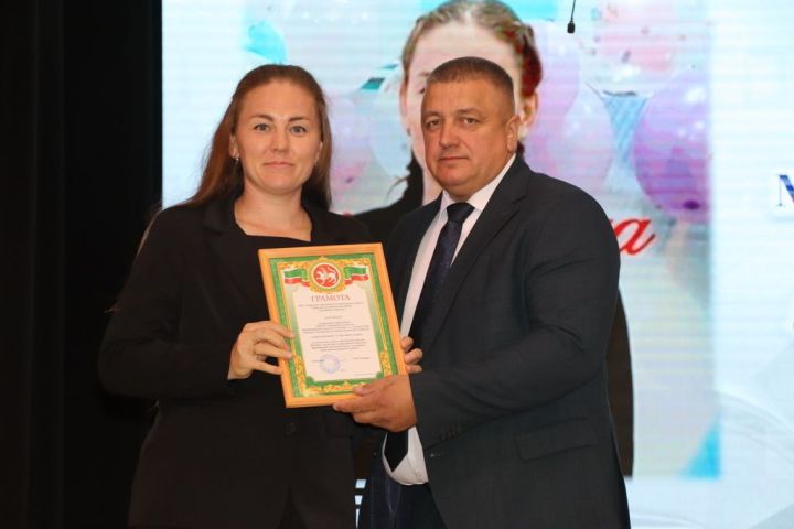 Мәгариф хезмәткәрләренең август  киңәшмәсе