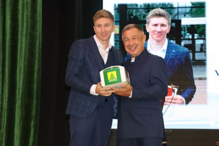 Мәгариф хезмәткәрләренең август  киңәшмәсе