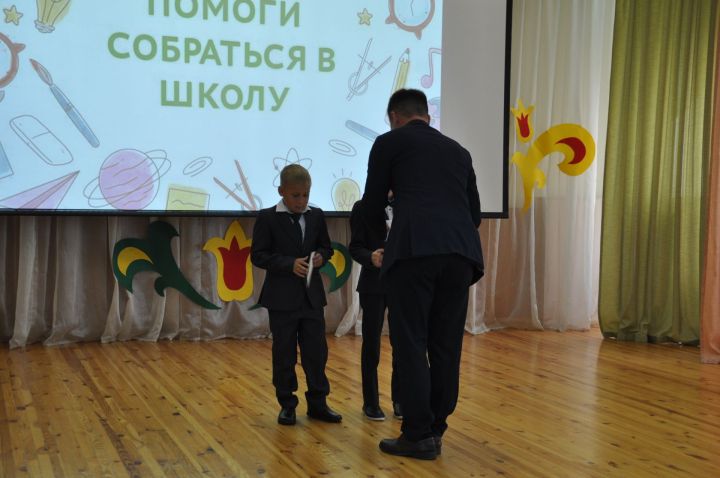Сабада «Мәктәпкә җыенырга булыш!» акциясе узды