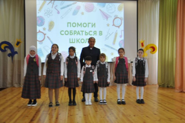 Сабада «Мәктәпкә җыенырга булыш!» акциясе узды