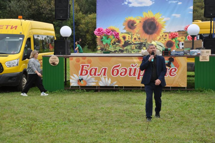 “Балның файдасын аңлап бетерсәләр, конфет янына якын бармаслар иде”