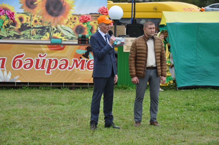 “Балның файдасын аңлап бетерсәләр, конфет янына якын бармаслар иде”