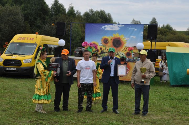 “Балның файдасын аңлап бетерсәләр, конфет янына якын бармаслар иде”