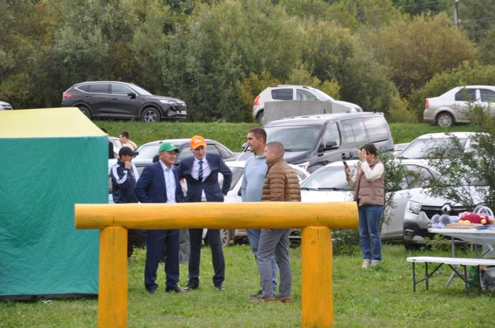 “Балның файдасын аңлап бетерсәләр, конфет янына якын бармаслар иде”