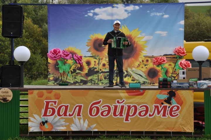 “Балның файдасын аңлап бетерсәләр, конфет янына якын бармаслар иде”