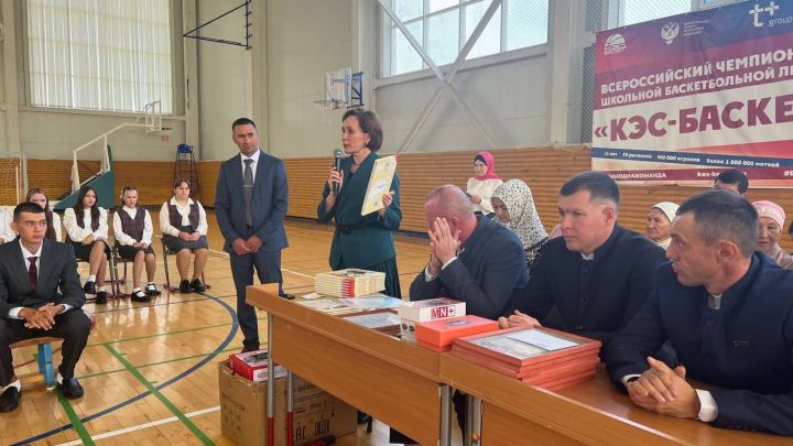 Килдебәк урта мәктәбендә Белем бәйрәме узды