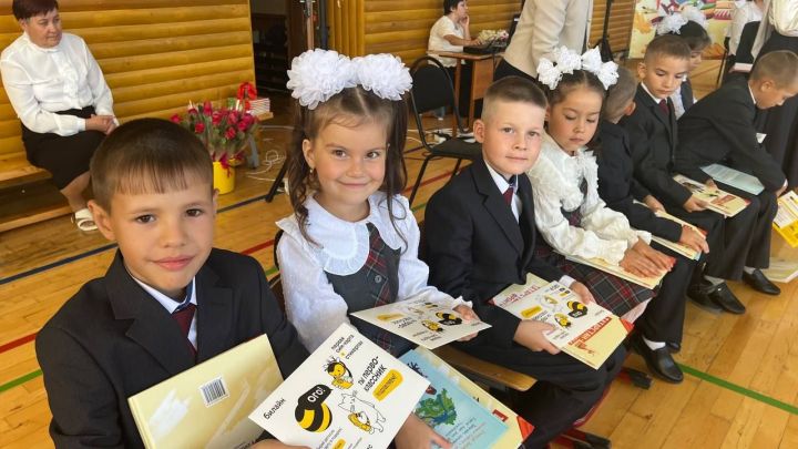 Килдебәк урта мәктәбендә Белем бәйрәме узды