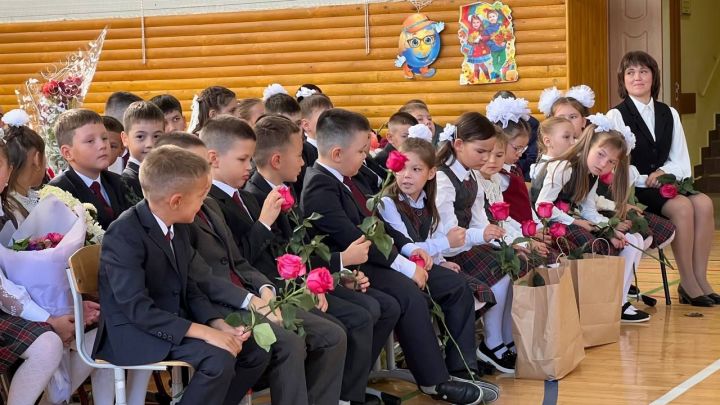 Килдебәк урта мәктәбендә Белем бәйрәме узды