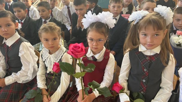 Килдебәк урта мәктәбендә Белем бәйрәме узды