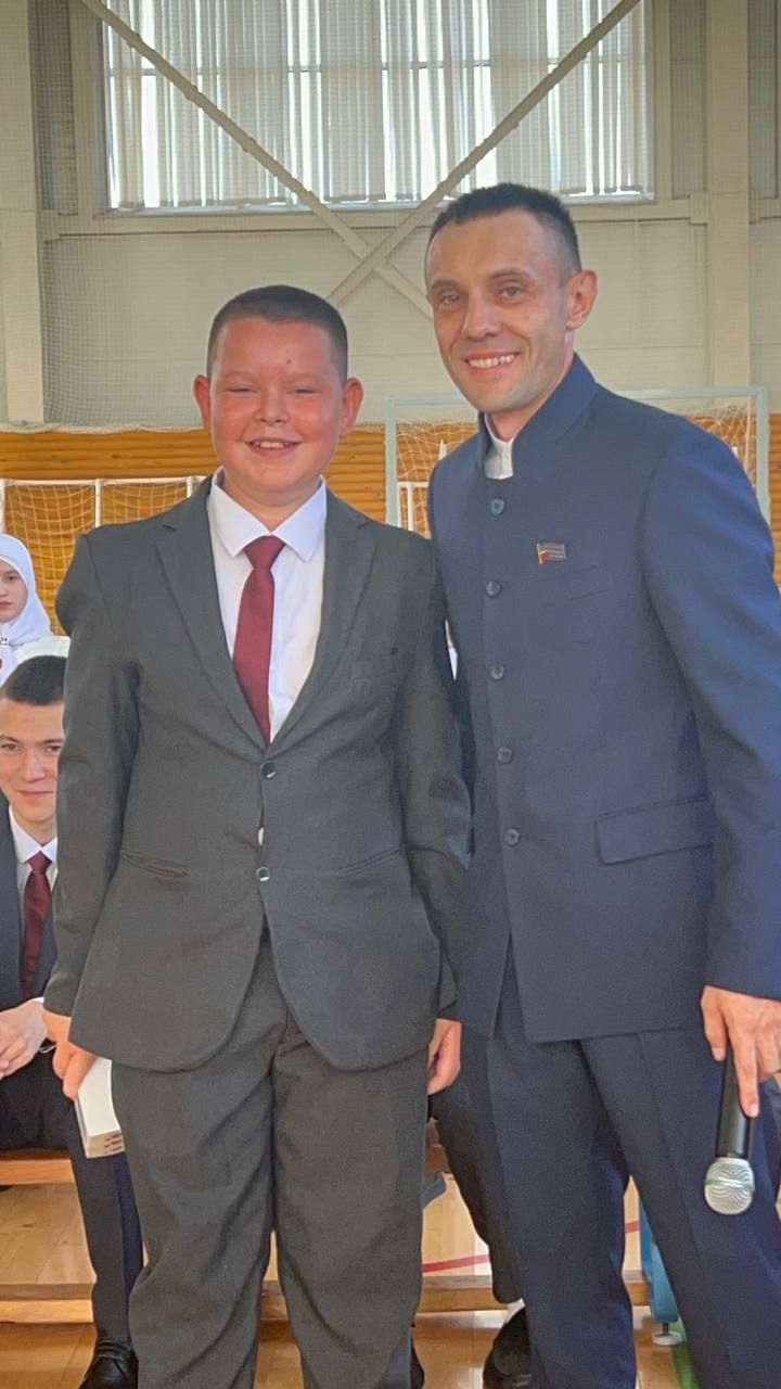 Килдебәк урта мәктәбендә Белем бәйрәме узды