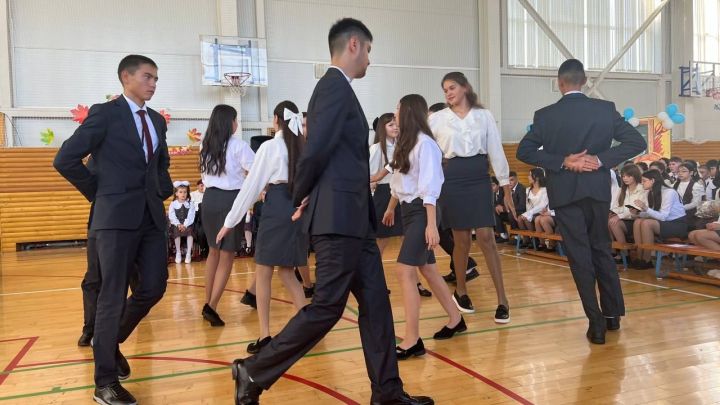 Килдебәк урта мәктәбендә Белем бәйрәме узды
