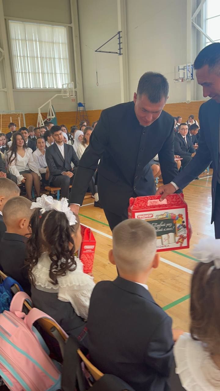 Килдебәк урта мәктәбендә Белем бәйрәме узды