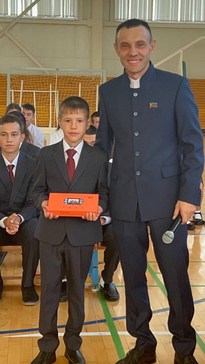 Килдебәк урта мәктәбендә Белем бәйрәме узды