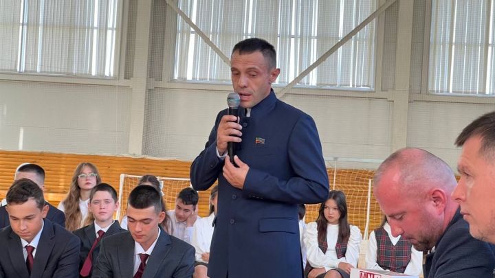 Килдебәк урта мәктәбендә Белем бәйрәме узды