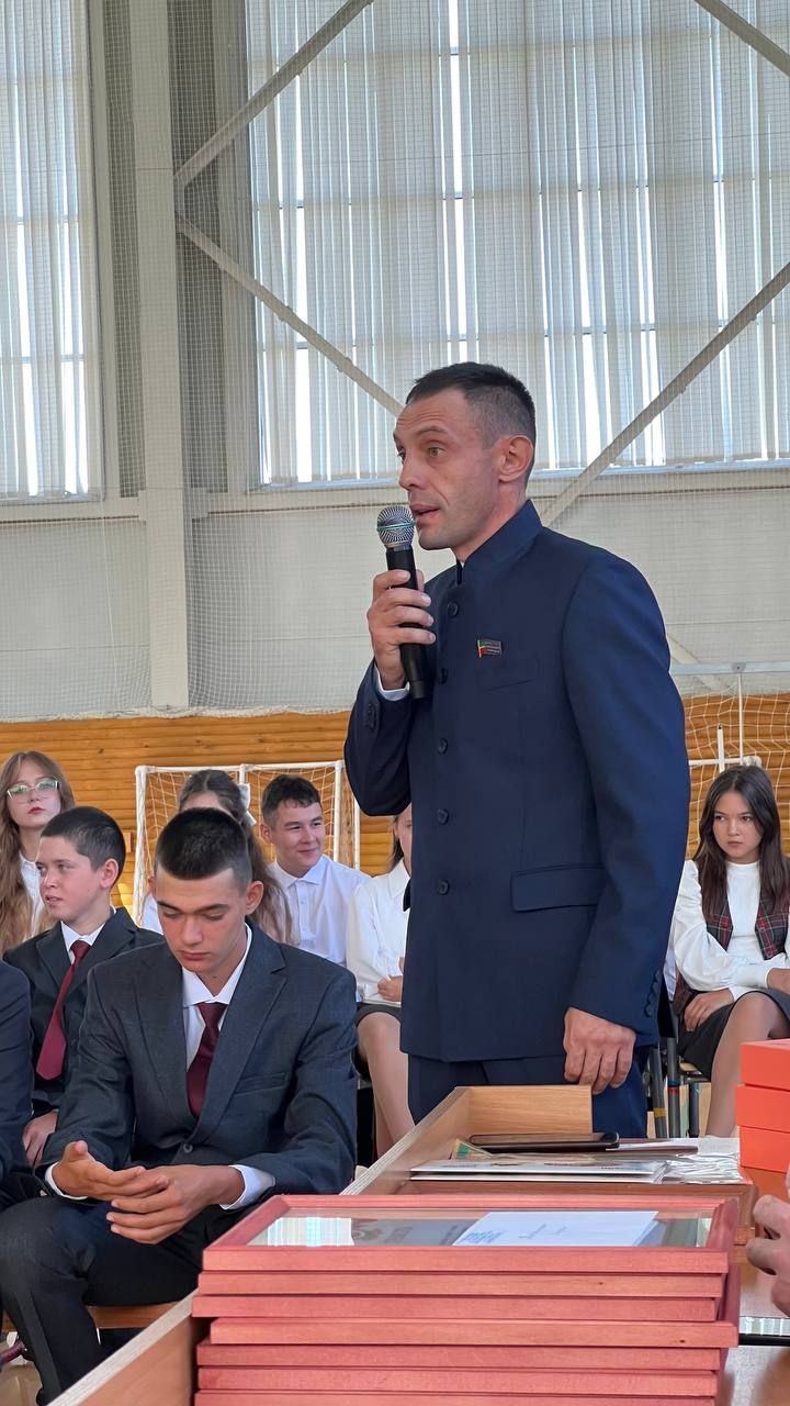 Килдебәк урта мәктәбендә Белем бәйрәме узды