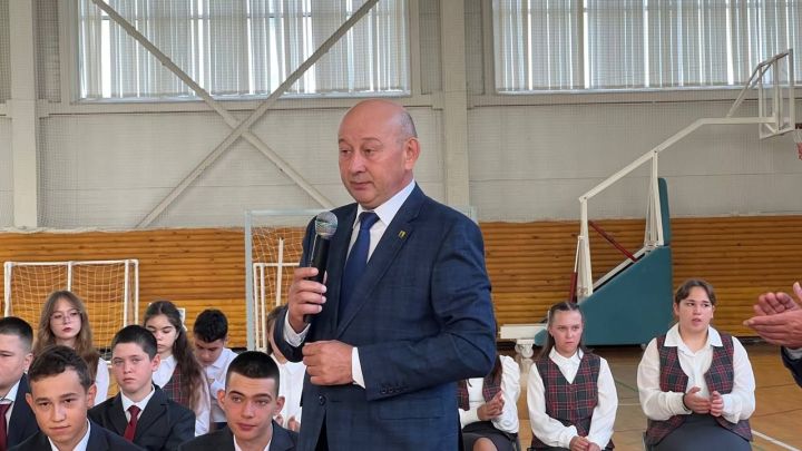 Килдебәк урта мәктәбендә Белем бәйрәме узды