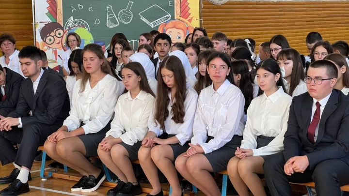 Килдебәк урта мәктәбендә Белем бәйрәме узды