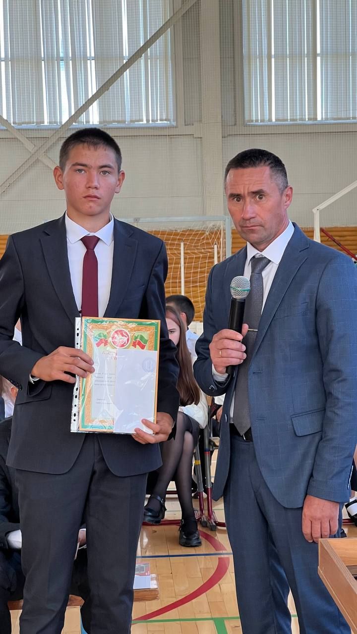 Килдебәк урта мәктәбендә Белем бәйрәме узды