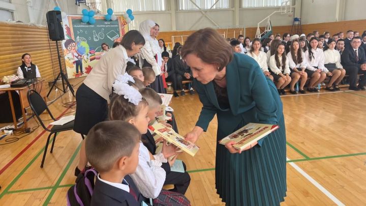 Килдебәк урта мәктәбендә Белем бәйрәме узды