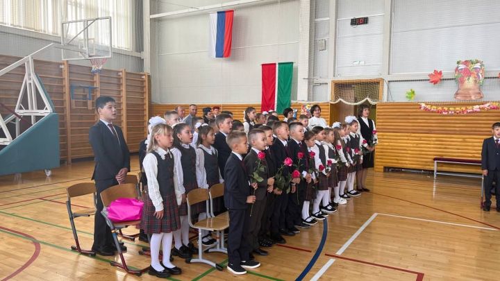 Килдебәк урта мәктәбендә Белем бәйрәме узды