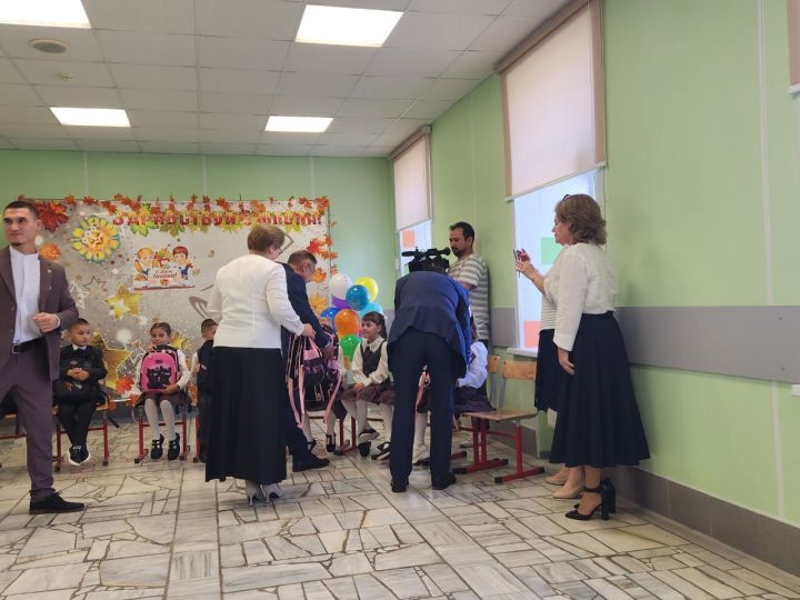 Сатыш урта мәктәбе укучыларны яңартылган, капиталь ремонтланган бина белән каршы алды