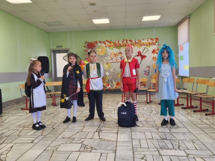 Сатыш урта мәктәбе укучыларны яңартылган, капиталь ремонтланган бина белән каршы алды