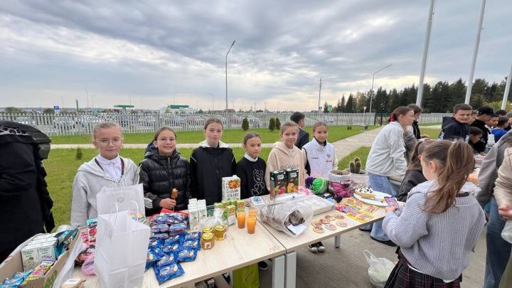 Бүген Саба урта мәктәбендә «Йөрәктән-йөрәккә» дип исемләнгән хәйрия ярминкәсе үтте