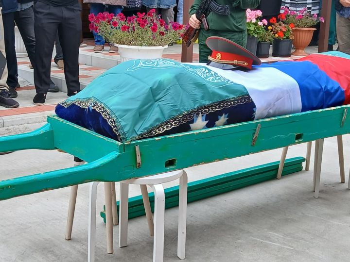 Бүген  райондашыбыз, махсус хәрби операциядә һәлак булган  Линар  Моталлаповны  соңгы юлга озаттылар