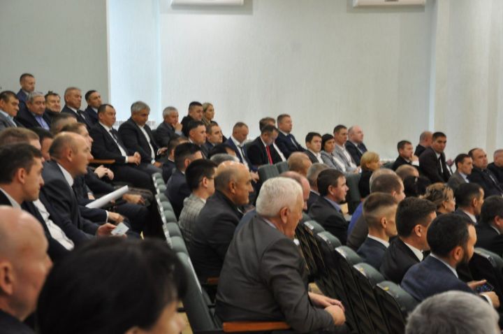 Рәис Миңнеханов район башлыгы итеп  сайланды