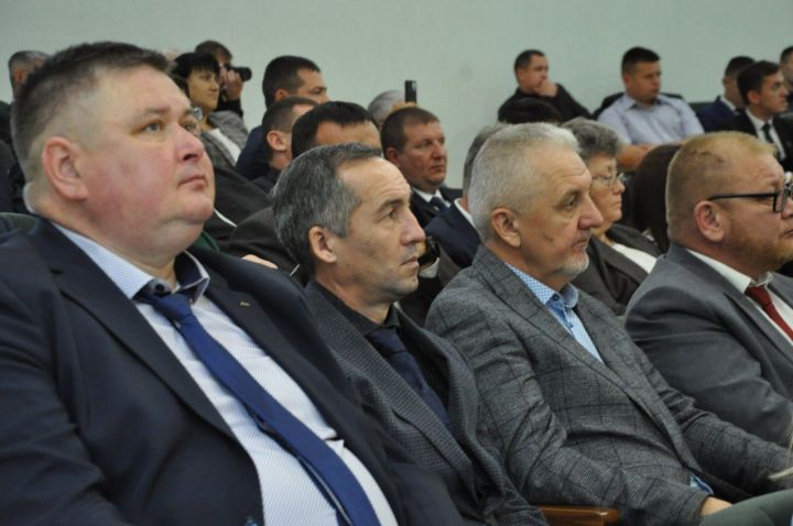 Рәис Миңнеханов район башлыгы итеп  сайланды