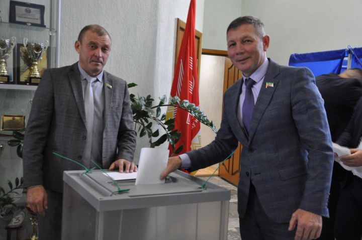 Рәис Миңнеханов район башлыгы итеп  сайланды