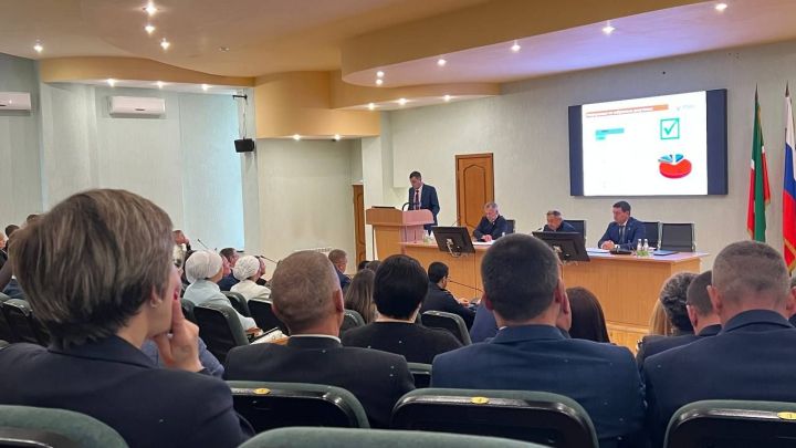 Рәис Миңнеханов район башлыгы итеп  сайланды