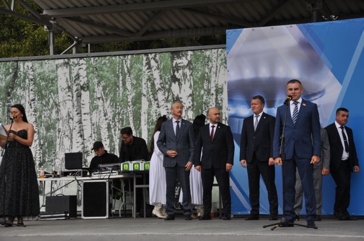 Өйләрне генә түгел, күңелләрне дә җылытучылар