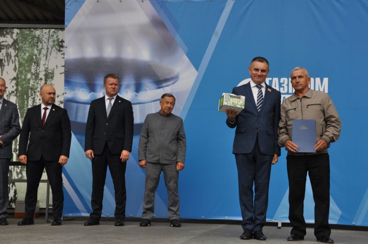 Өйләрне генә түгел, күңелләрне дә җылытучылар