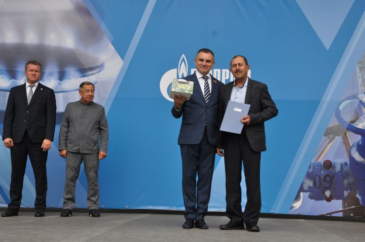 Өйләрне генә түгел, күңелләрне дә җылытучылар