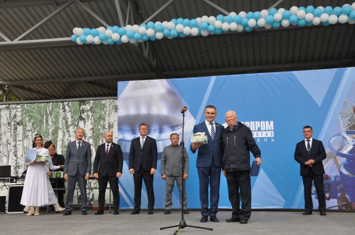 Өйләрне генә түгел, күңелләрне дә җылытучылар